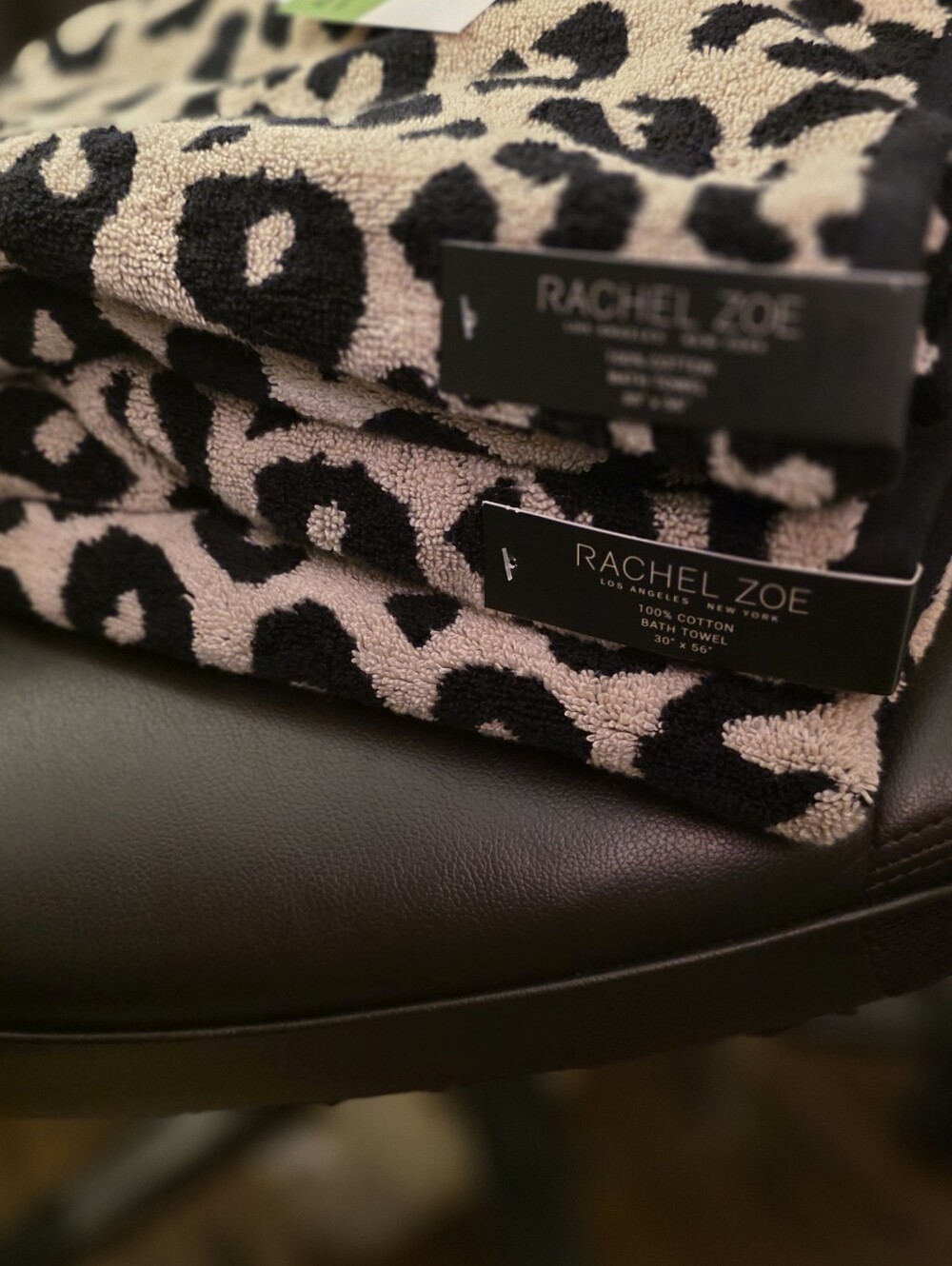 Rachel Zoe Black and Cream Leopard Bath Rug And Towel Set - Picture 11 of 16